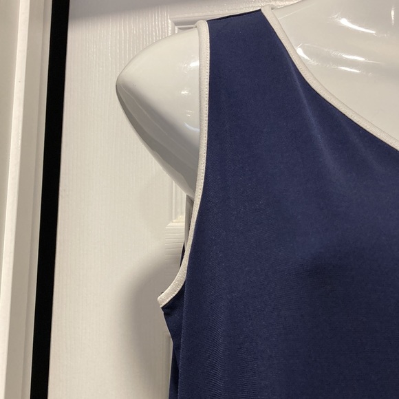 NWOT - Easy Wear by Chicoโs Navy & White Trim Sleeveless V-Neck Top - Sz 0 - Picture 6 of 8
